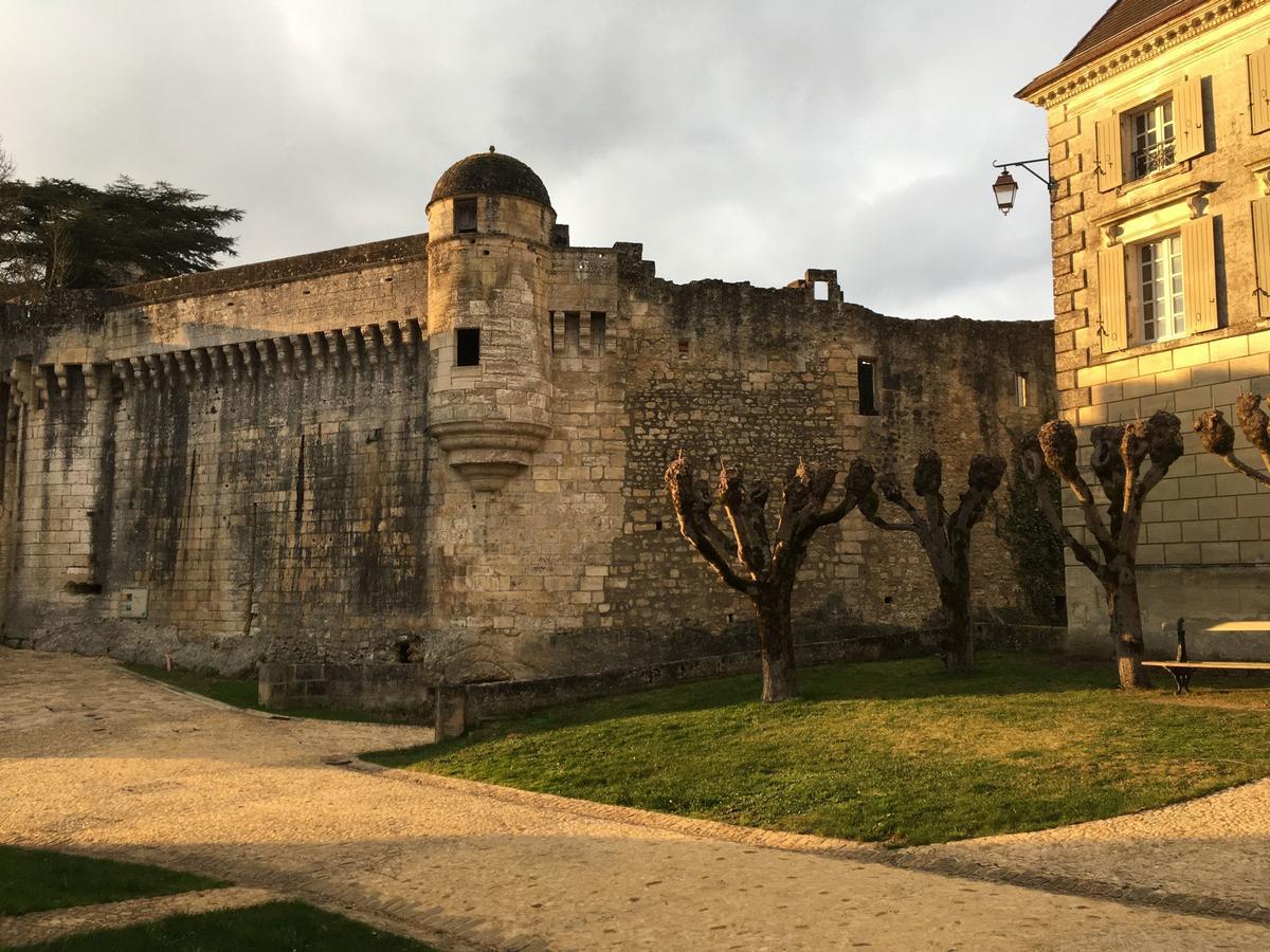 Au Pied Du Chateau Bourdeilles Exteriér fotografie