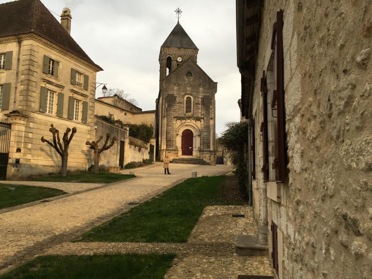 Au Pied Du Chateau Bourdeilles Exteriér fotografie